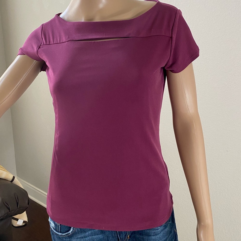 🛑 “SOLD” Cute Cap Sleeve Top